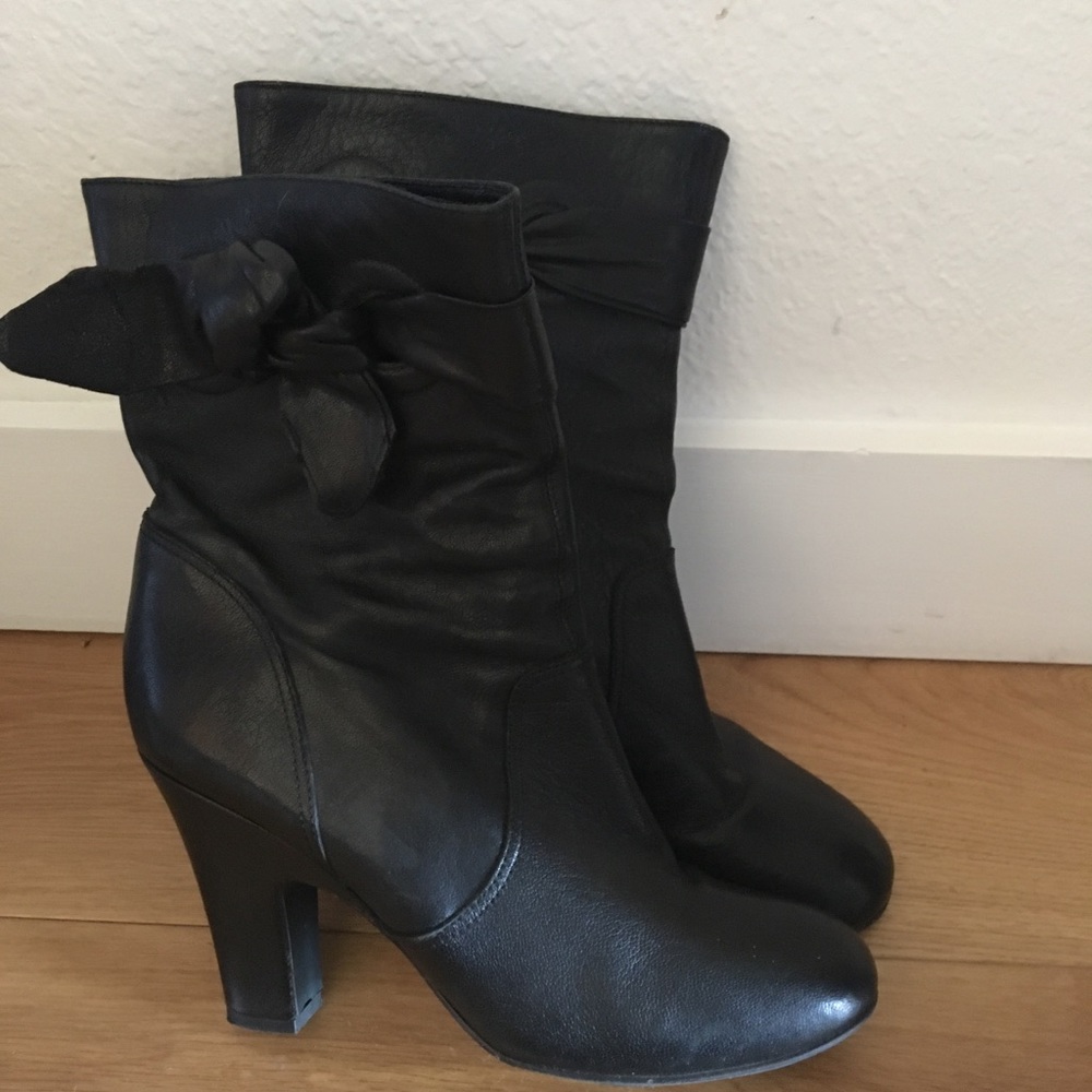 Beautiful black leather Biala boot - Slouch Knot Boot